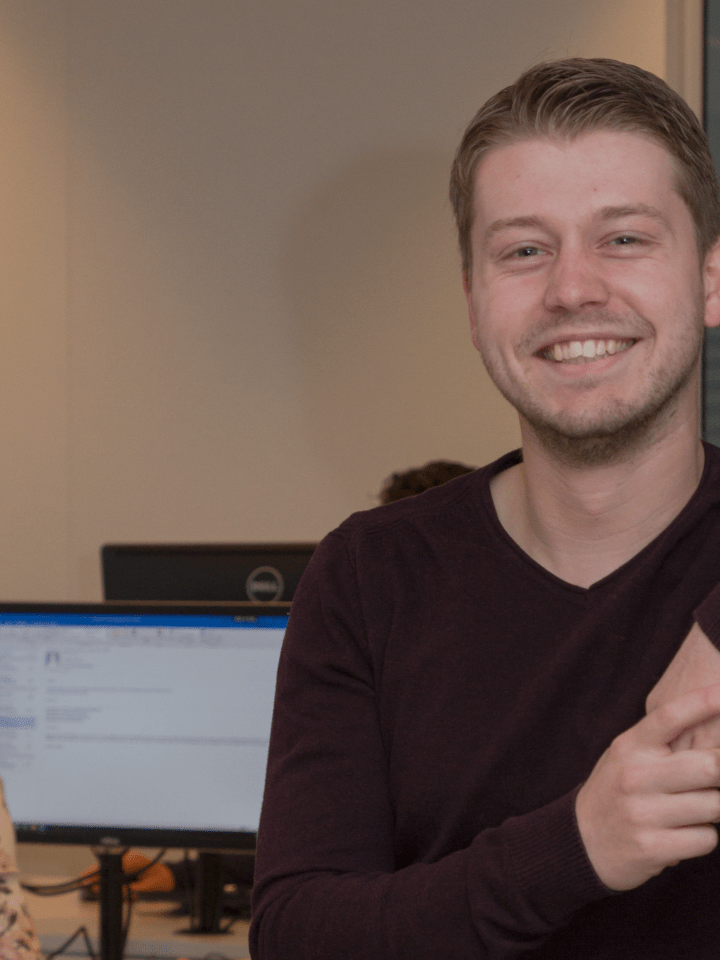 Portretfoto VRH-collega Teun Payens op kantoor