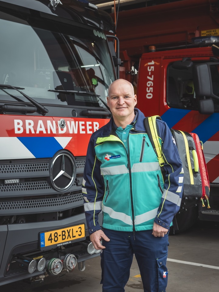 collega arie-jan als huisartsenpost chauffeur